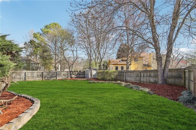 Building Photo - 10475 Willow Meadow Cir