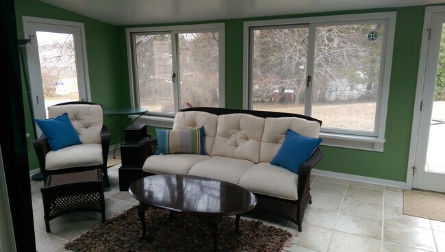 Building Photo - 5910 King James Dr