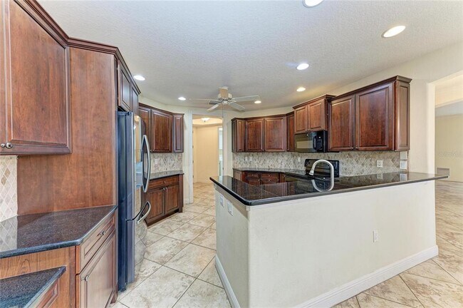 Building Photo - 5200 Manorwood Dr