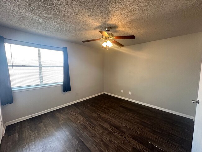 Building Photo - 4502 Gaston Ave