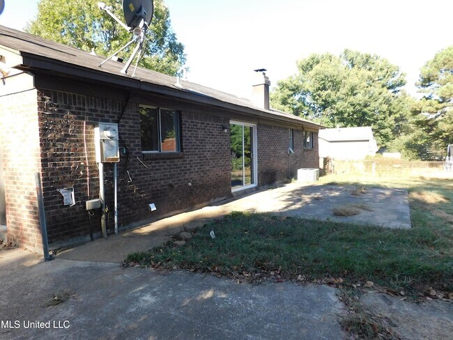Building Photo - 6510 Heather Rd