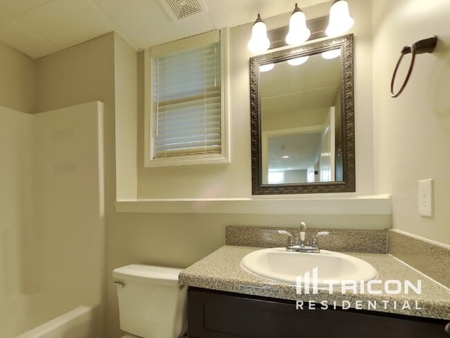 Building Photo - 8978 Western Pines Dr