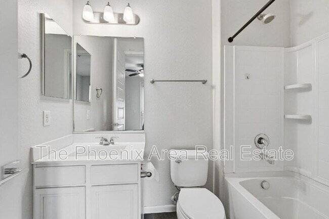 Building Photo - 2090 S Dorsey Ln