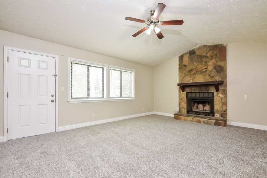 Building Photo - 1260 Halter Ln