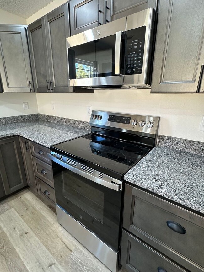 Building Photo - BRAND NEW 3 Bed 2 Bath in WAYNESVILLE - FOR RENT