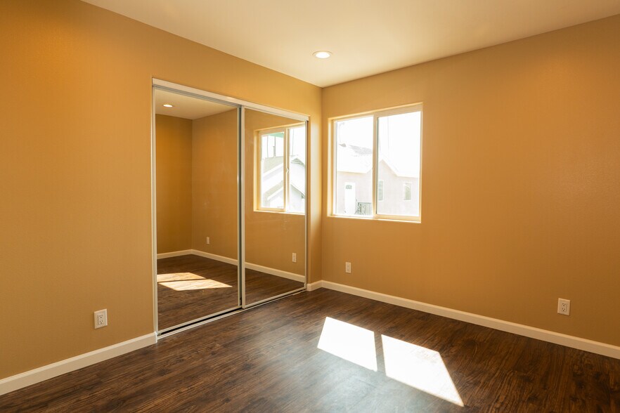Room 1 - 938 S Bernal Ave