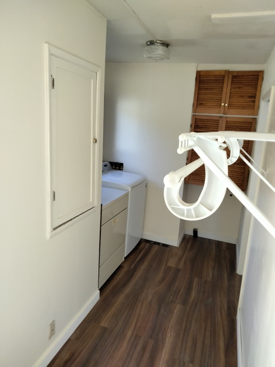 laundry/mud room - 415 S 5th Ave