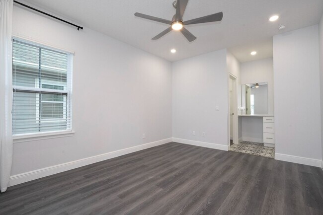 Building Photo - 6665 Bridgman St
