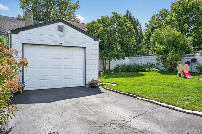 Building Photo - 13 Prospect St