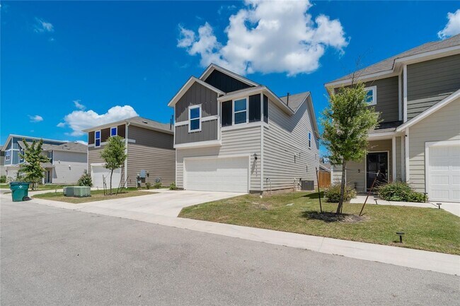 Building Photo - 15607 Ellinger Dr