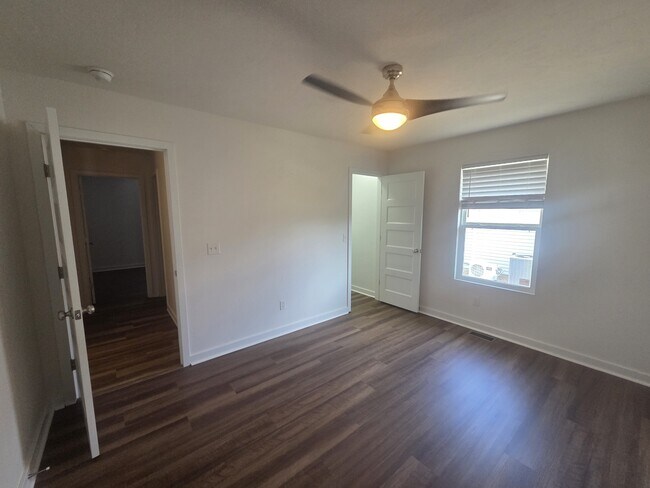 Building Photo - 2622 W Brook Ridge St