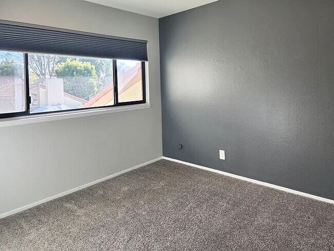 Building Photo - 8396 Sunbeam Cir