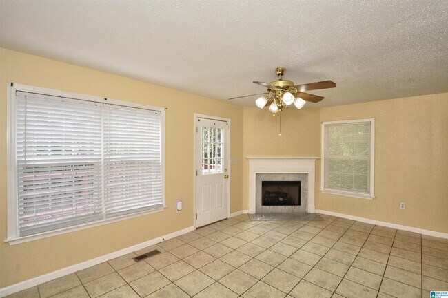 Building Photo - 1721 Maralyn Dr
