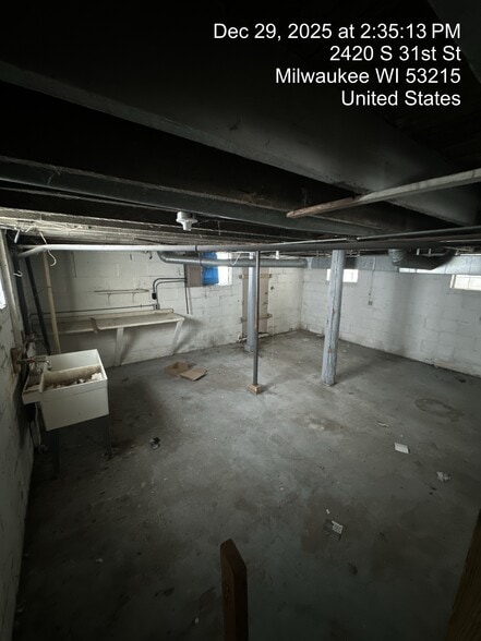 Building Photo - 2420 S 31st St