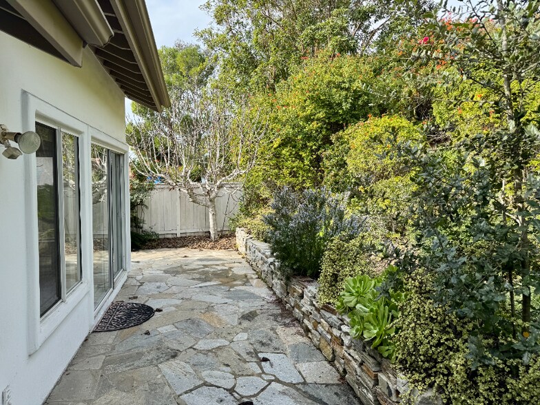 Building Photo - 4627 Cordoba Way