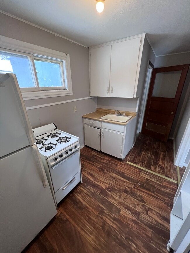 Building Photo - JGOFF North 6th