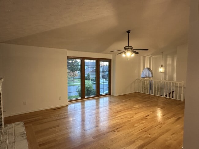 Building Photo - 9206 N Londale Dr