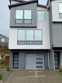 Building Photo - Welcome to the Beautiful Modern Townhome i...