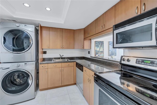 Building Photo - 3180 S Ocean Dr