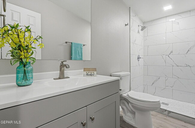 Building Photo - 9207 Santa Rosalia Ct