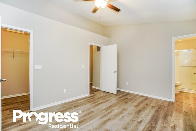 Building Photo - 490 Durham Ln