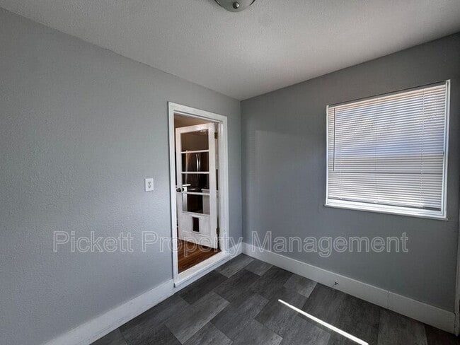 Building Photo - 631 Bertha Ave