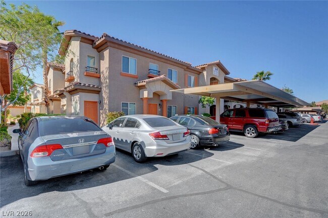 Building Photo - 7701 W Robindale Rd