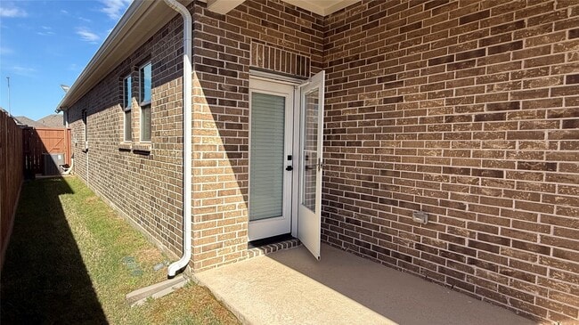 Building Photo - 215 Amaranth Wy