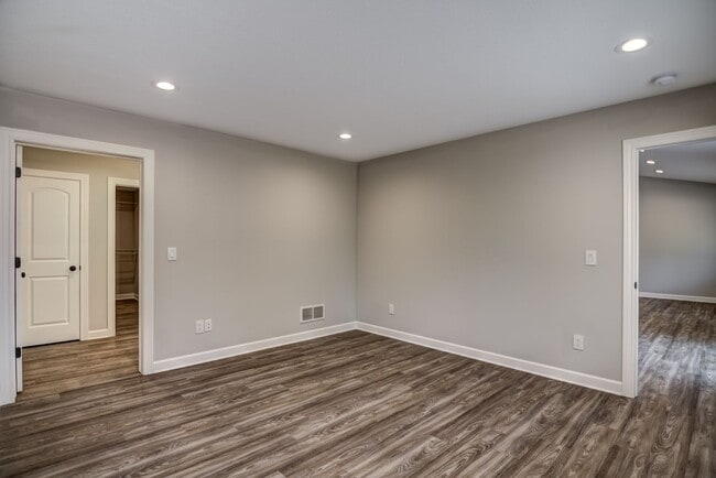 Building Photo - 1594 Gunston Dr