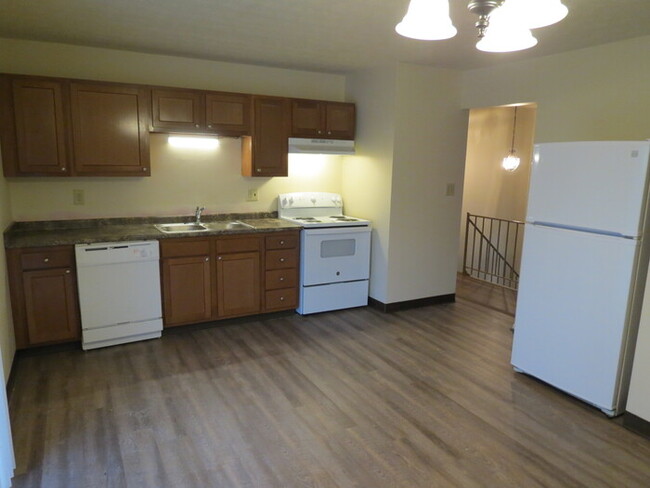 Building Photo - new rental in Reynoldsburg Schools