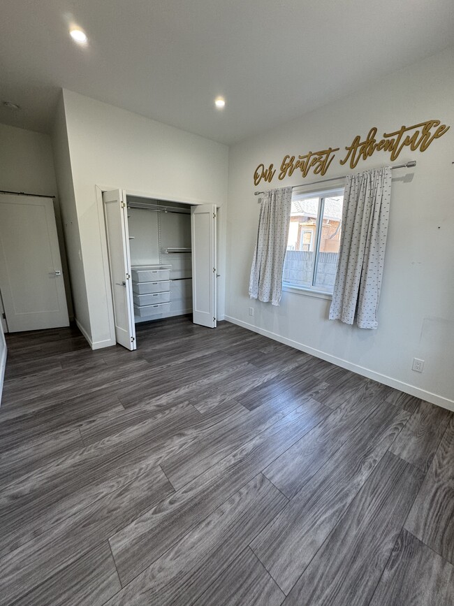 Building Photo - 1522 W 152nd St