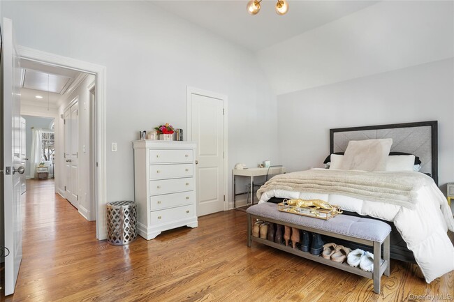 Building Photo - 11 Station Pl