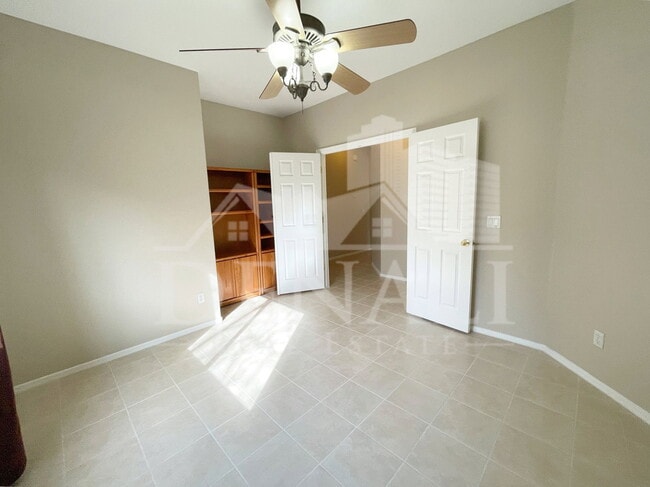 Building Photo - 8355 W Mary Ann Dr