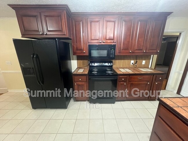 Building Photo - 916 Curry Cir SE