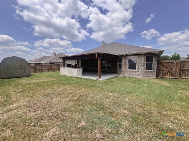 Building Photo - 700 Cosper Creek Dr