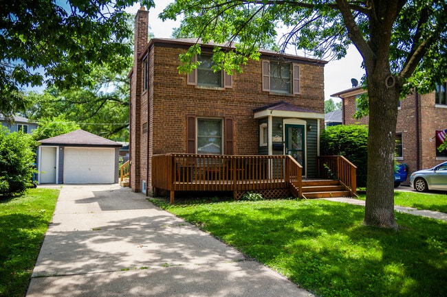 Building Photo - 10043 S Talman Ave