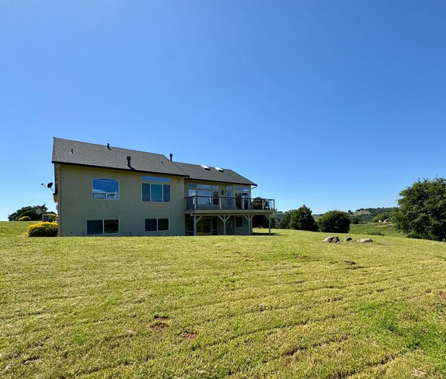 Building Photo - Custom Home With Gorgeous Views Available ...