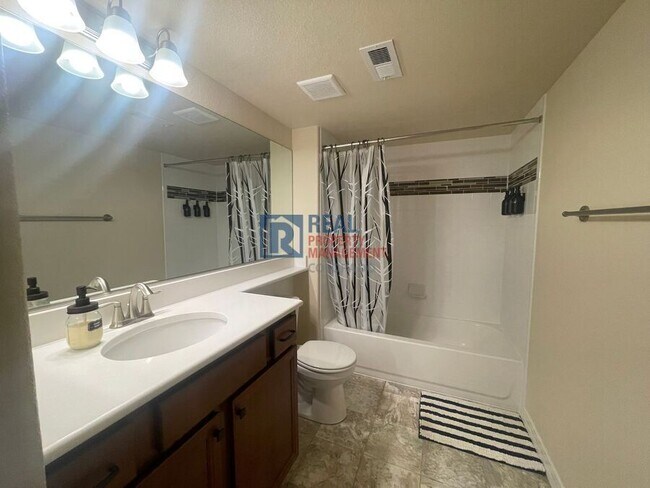 Building Photo - 10470 Mount Emerald Dr