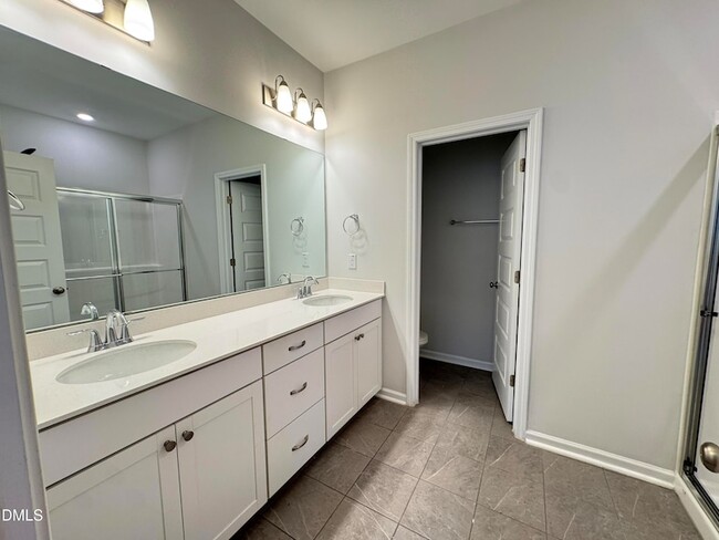 Building Photo - 1409 Irving Hl Dr