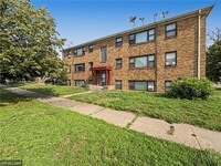 Building Photo - 97 Orme St E