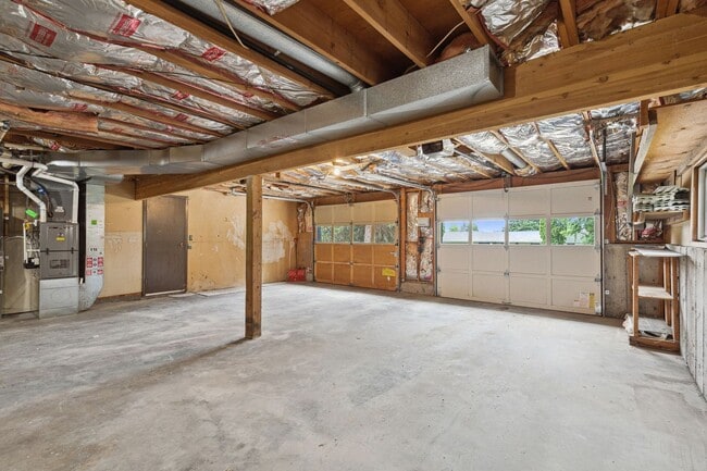 Building Photo - 3 Bed, 2.5 Bath House in the Rattlesnake