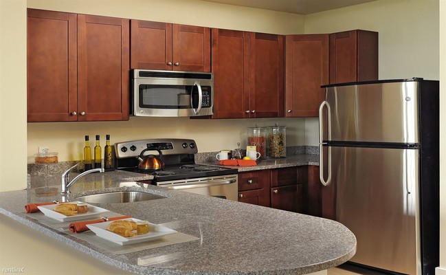 Building Photo - 2 br, 2 bath Apartment - McHenry Row