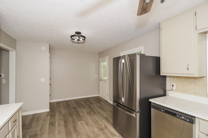 Building Photo - 3756 Cherokee Overlook Dr