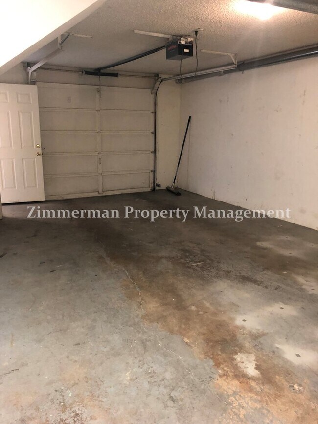 Building Photo - Wonderful condo located in the Driftwood V...