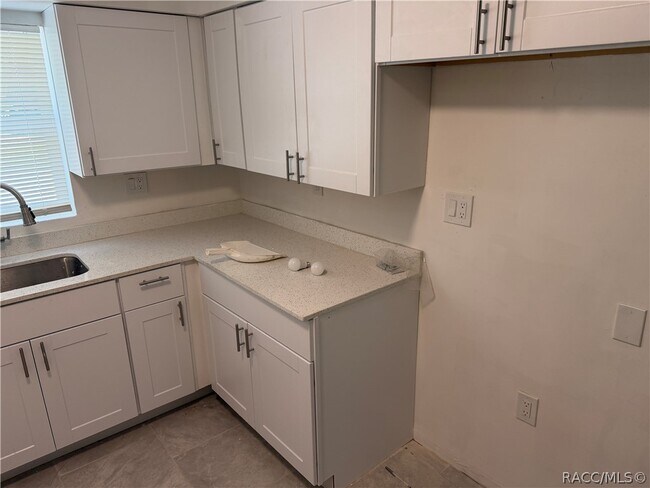 Building Photo - 1405 Eden Dr