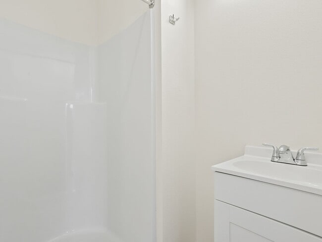 Building Photo - Vancouver Townhouses - Get 1 Month Free!