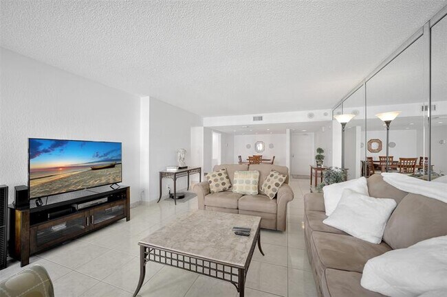 Building Photo - 3900 Galt Ocean Dr