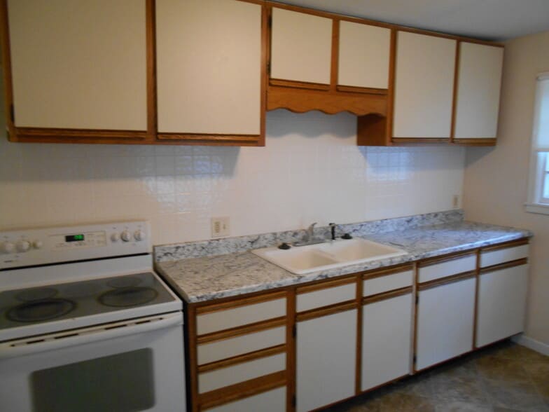 Building Photo - 4405 E Bayley St