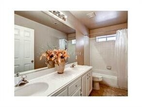 Building Photo - Beautiful Home in a Gated Community