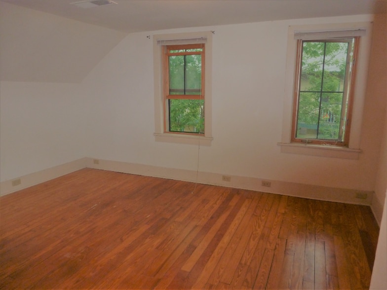 Building Photo - 97 N Winooski Ave